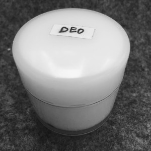 deo3 Deo i plastburk i närbild